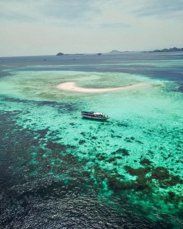 Is Taka Makassar Still There? What the Sandbar Looks Like at Each Tide