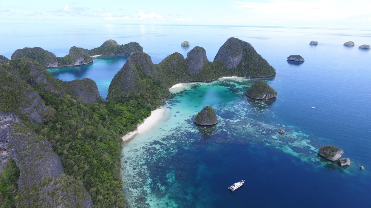 Raja Ampat 2027: The Insider’s Planning Checklist for Private Charters