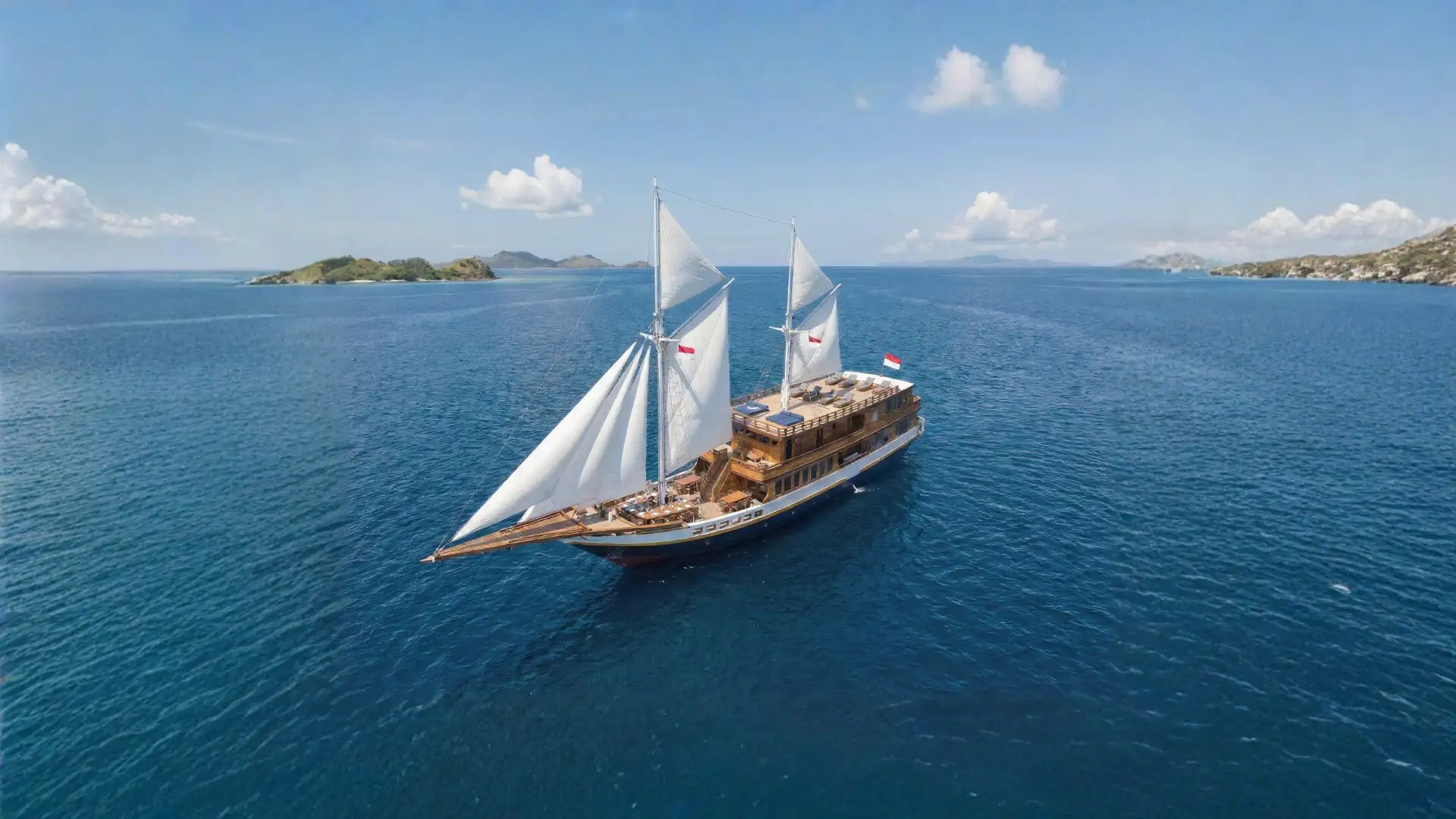 Naturalia Cruise Exterior | Komodo National Park