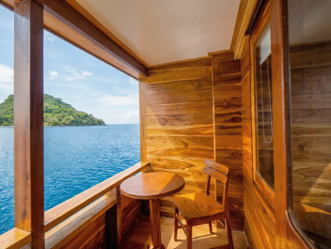 Suite Cabin 1 Balcony | Naturalia Cruise | Komodo National Park