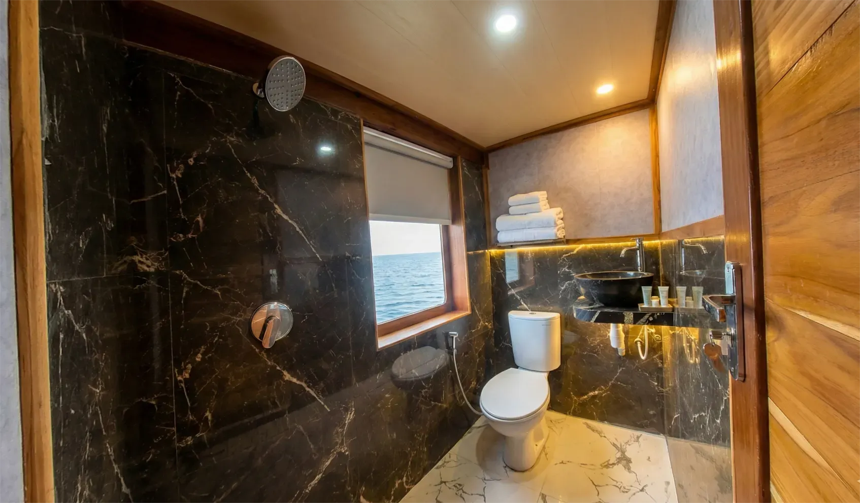 Suite Cabin 2 Bathroom | Naturalia Cruise | Komodo National Park