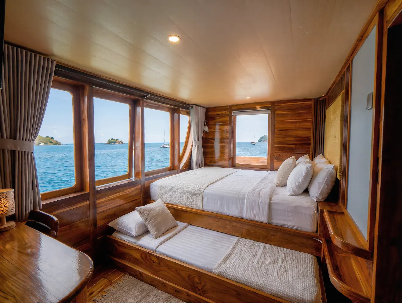 Suite Cabin 2 | Naturalia Cruise | Komodo National Park